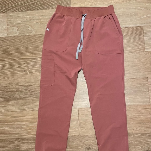 Figs Pants - Figs Scrubs - Limited Edition - Tari Jogger - XS/TALL - Mauve